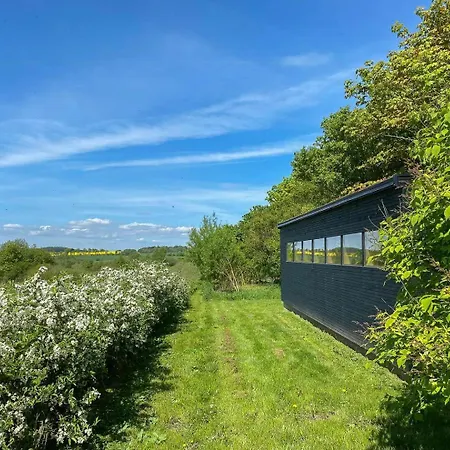 Tiny House By Bjerregrav Marsh And Nature 란데르스