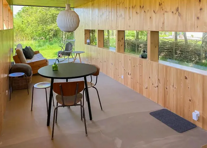 Bjerregrav Mose Og Naturen I Et Lite Hus *